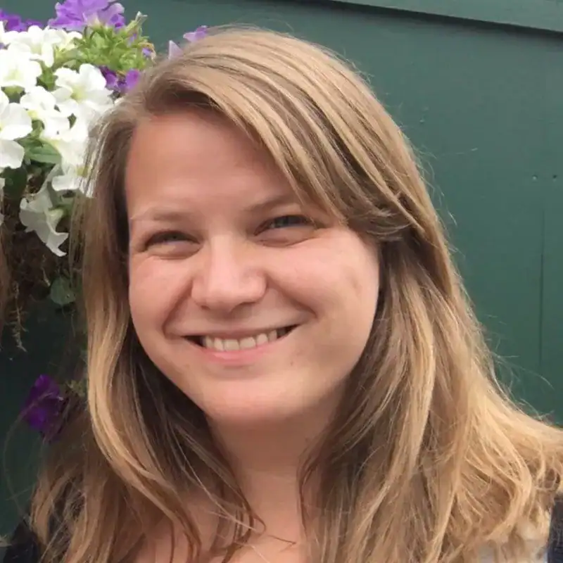 Katie Robertson Coach